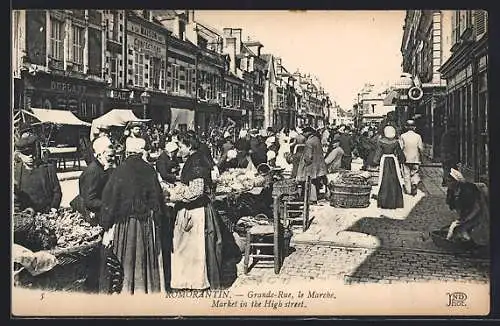 AK Romoratin, la Grande Rue et le Marché