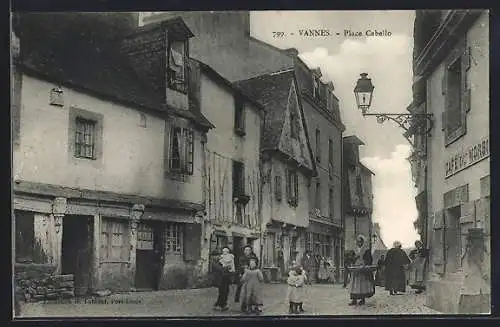 AK Vannes, Place Cabello avec habitants dans la rue animée