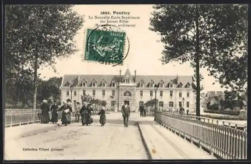 AK Pontivy, La Nouvelle École Supérieure des Jeunes Filles, vue depuis le pont