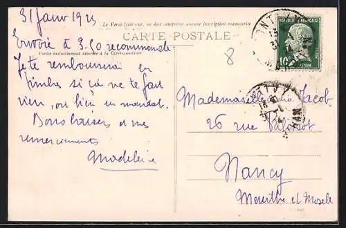 AK Pontivy, Place du Martray avec maison du XVe siècle et statue du Docteur Guépin