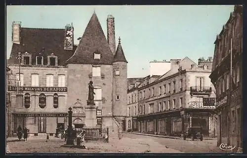 AK Pontivy, Place du Martray et la Statue de Guépin