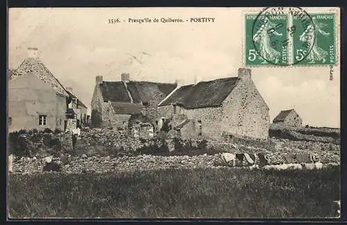 AK Portivy, Vue des maisons en pierre sur la presqu`île de Quiberon