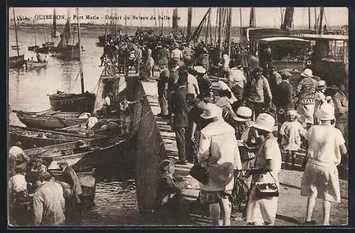 AK Quiberon, Port Maria, Départ du Bateau de Belle-Île