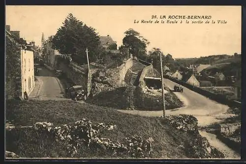 AK La Roche-Bernard, La Route de la Baule à la sortie de la ville