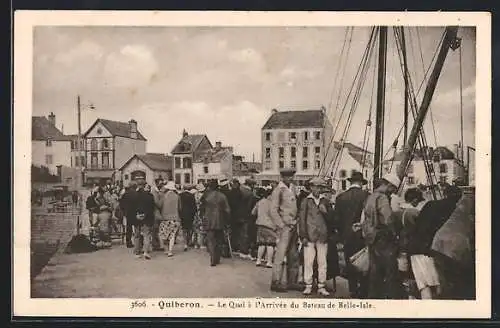 AK Quiberon, Le Quai à l`Arrivée du Bateau de Belle-Île