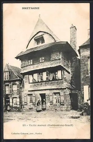 AK Guémené-sur-Scorff, Vieille maison pittoresque en Bretagne