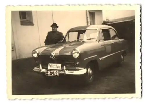 2 Fotografien Auto Ford Taunus, PKW einer Fahrschule, Kennzeichen BH46-3789