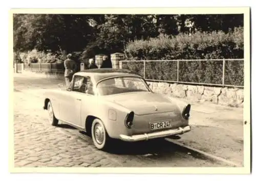 2 Fotografien Auto Simca Aronde, PKW mit Kennzeichen Berlin