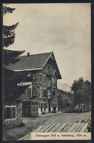 AK Iselsberg, Hotel Defregger Hof mit Strasse