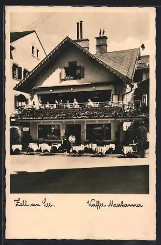 AK Zell am See, Kaffee Masshammer, Frontansicht mit Gästen auf dem Balkon