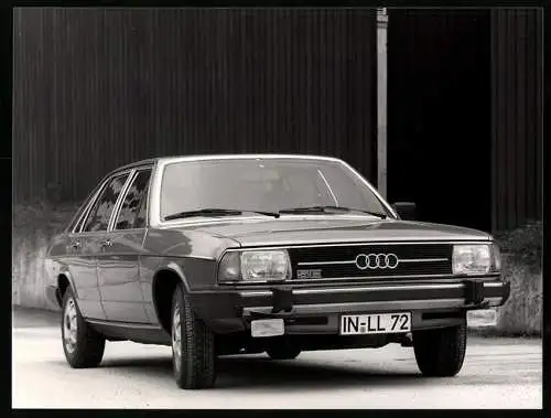 Fotografie Auto Audi 100 5E, Limousine Kennzeichen Ingolstadt, Werkfoto