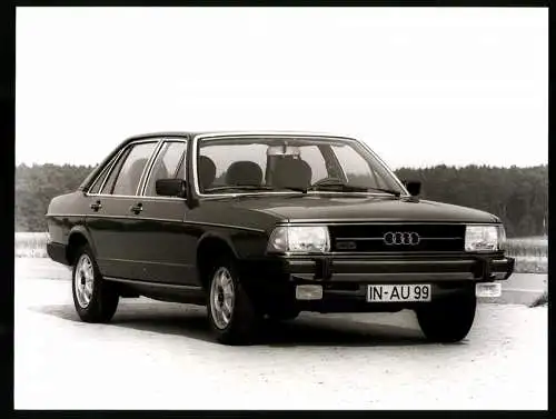 Fotografie Auto Audi 100 CD, Limousine mit Kennzeichen Ingolstadt, Werkfoto