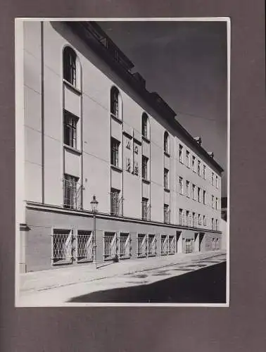 Fotoalbum mit 52 Fotografien, Ansicht Wien XIII, Neubau des Greisen-Asyl, Wittegasse 3-5, Karl Stigler - Alois Rous