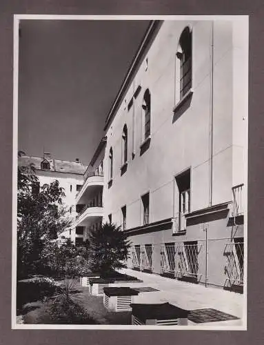 Fotoalbum mit 52 Fotografien, Ansicht Wien XIII, Neubau des Greisen-Asyl, Wittegasse 3-5, Karl Stigler - Alois Rous