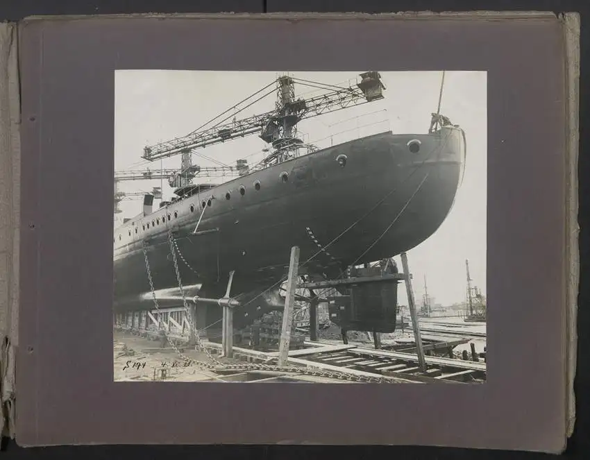 Fotoalbum mit 24 Fotografien, Ansicht Bremen, Actien-Gesellschaft Weser, Bau des Fracht Dampfer Arnfried 1911 0