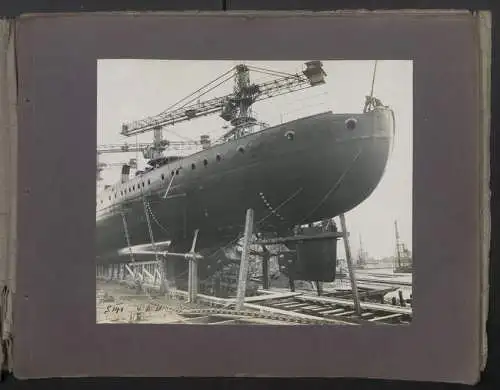 Fotoalbum mit 24 Fotografien, Ansicht Bremen, Actien-Gesellschaft Weser, Bau des Fracht Dampfer Arnfried 1911