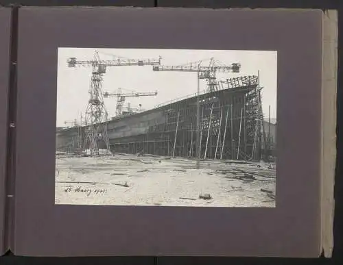 Fotoalbum mit 24 Fotografien, Ansicht Bremen, Actien-Gesellschaft Weser, Bau des Fracht Dampfer Arnfried 1911