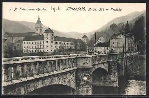 AK Lilienfeld, das P.P. Cistercienser-Kloster von der Brücke aus