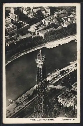 AK Paris, La Tour Eiffel, Eiffelturm aus der Luft