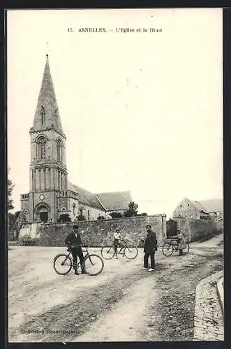 AK Asnelles, L`Eglise et la Dime, Fahrradfahrer vor der Kirche