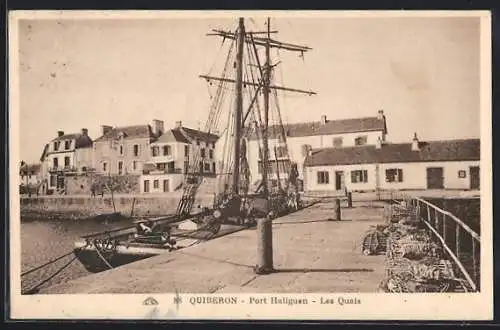 AK Quiberon, Port Haliguen, Les Quais avec voilier amarré