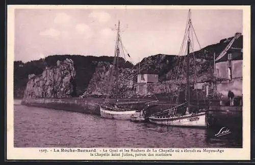 AK La Roche-Bernard, Le Quai et les Rochers de La Chapelle avec la Chapelle Saint Julien des mariniers