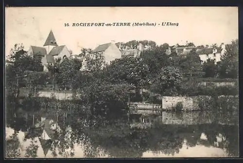 AK Rochefort-en-Terre, Vue de l`étang et du village