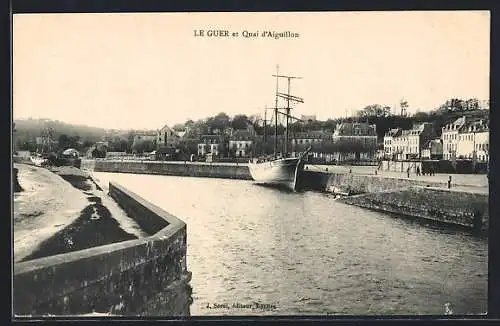 AK Le Guer, Quai d`Aiguillon avec voilier amarré