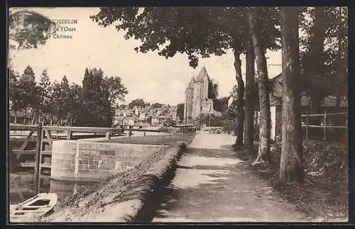 AK Josselin, Vue de l`Oust et du Château