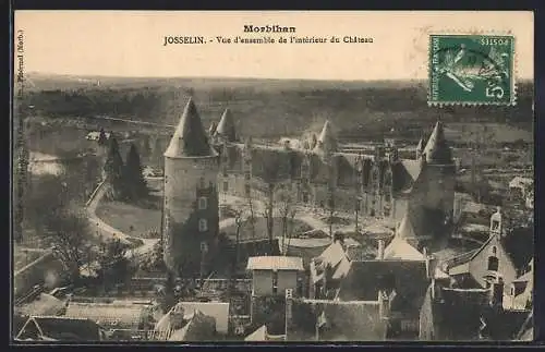 AK Josselin, Vue d`ensemble de l`intérieur du Château