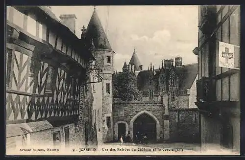 AK Josselin, Une des Entrées du Château et la Conciergerie