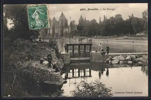 AK Josselin, Le Barrage et vue sur le château médiéval en arrière-plan