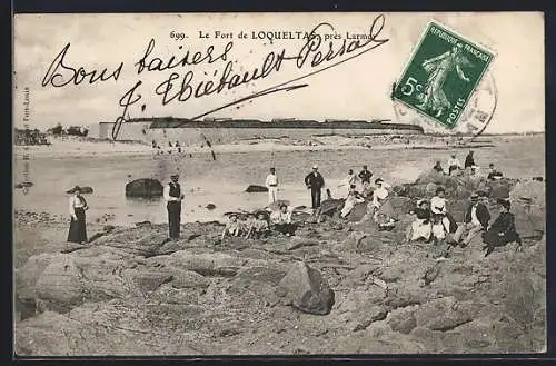 AK Loqueltas, Groupe de personnes près du Fort au bord de la mer