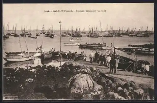 AK Larmor-Plage, Bateaux sardiniers en rade