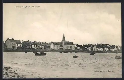 AK Locmariaquer, Le Bourg avec vue sur la mer et les bateaux