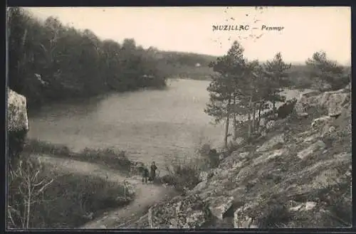 AK Muzillac, Promenade au bord de la rivière et paysages boisés