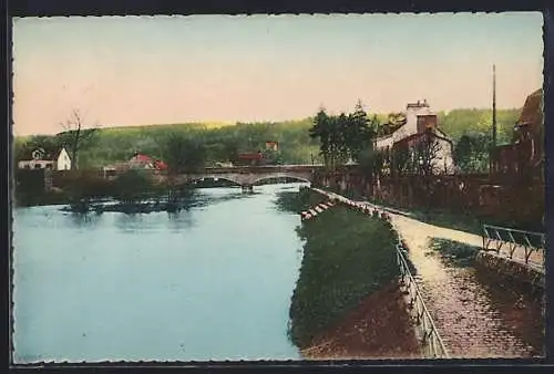 AK Malestroit, Vue du coteau St-Marc et pont sur la rivière