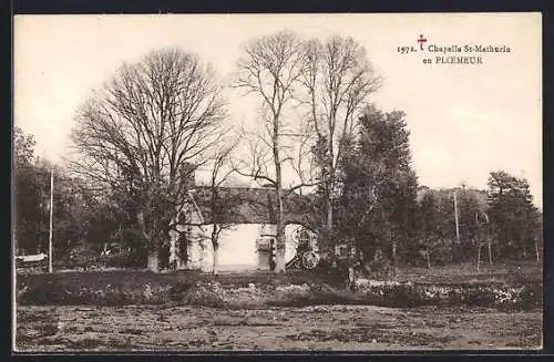 AK Ploemeur, Chapelle St-Mathurin entourée d`arbres