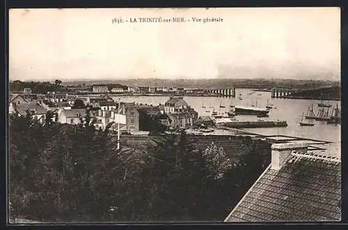 AK La Trinité-sur-Mer, Vue générale avec port et voiliers