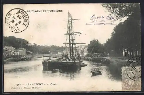 AK Hennebont, Les Quais avec voilier sur la rivière