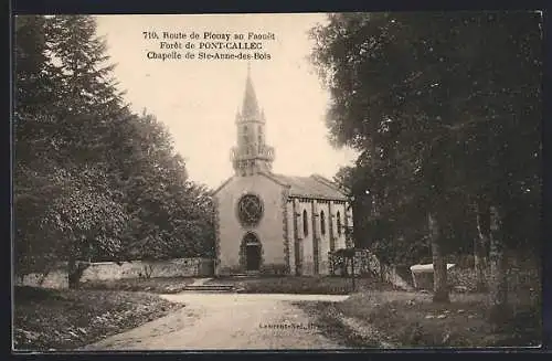 AK Pont-Callec, Chapelle de Ste-Anne-des-Bois dans la forêt