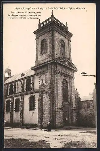 AK Saint-Gildas, Église abbatiale avec tour du XVIIe siècle ornée de pilastres corinthiens