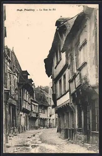 AK Pontivy, La Rue du Fil