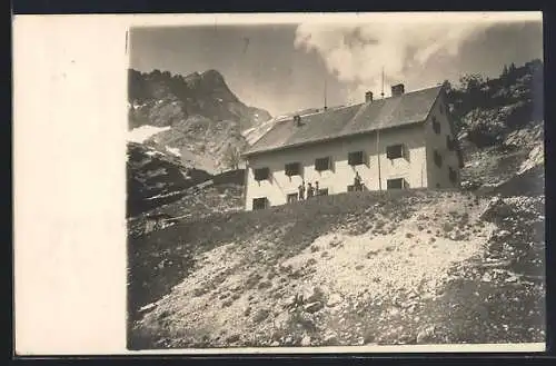 AK Priel Schutzhaus, Ansicht am Berghang