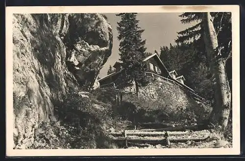 AK Kienthaler-Hütte am Turmstein, Ansicht an einer Felswand