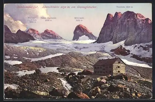 AK Adamekhütte, Ansicht mit Thorstein, Mitterspitz, Dachstein und Hochkreuz