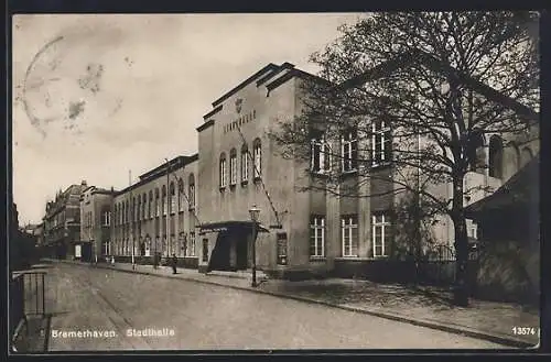 AK Bremerhaven, Stadthalle mit Strassenpartie