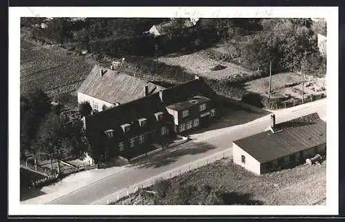 AK Borgstedt, Hotel Lindenhof mit Strassenpartie