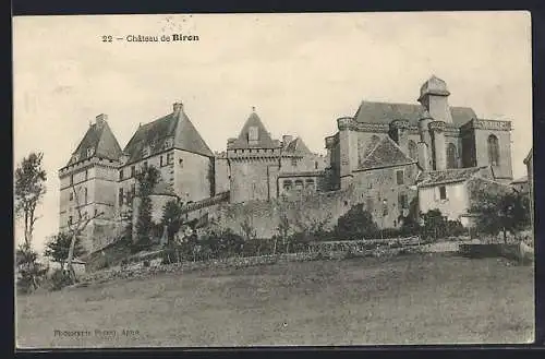 AK Biron, Château majestueux avec remparts et tourelles