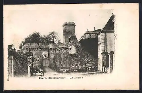 AK Bourdeilles, Le Château